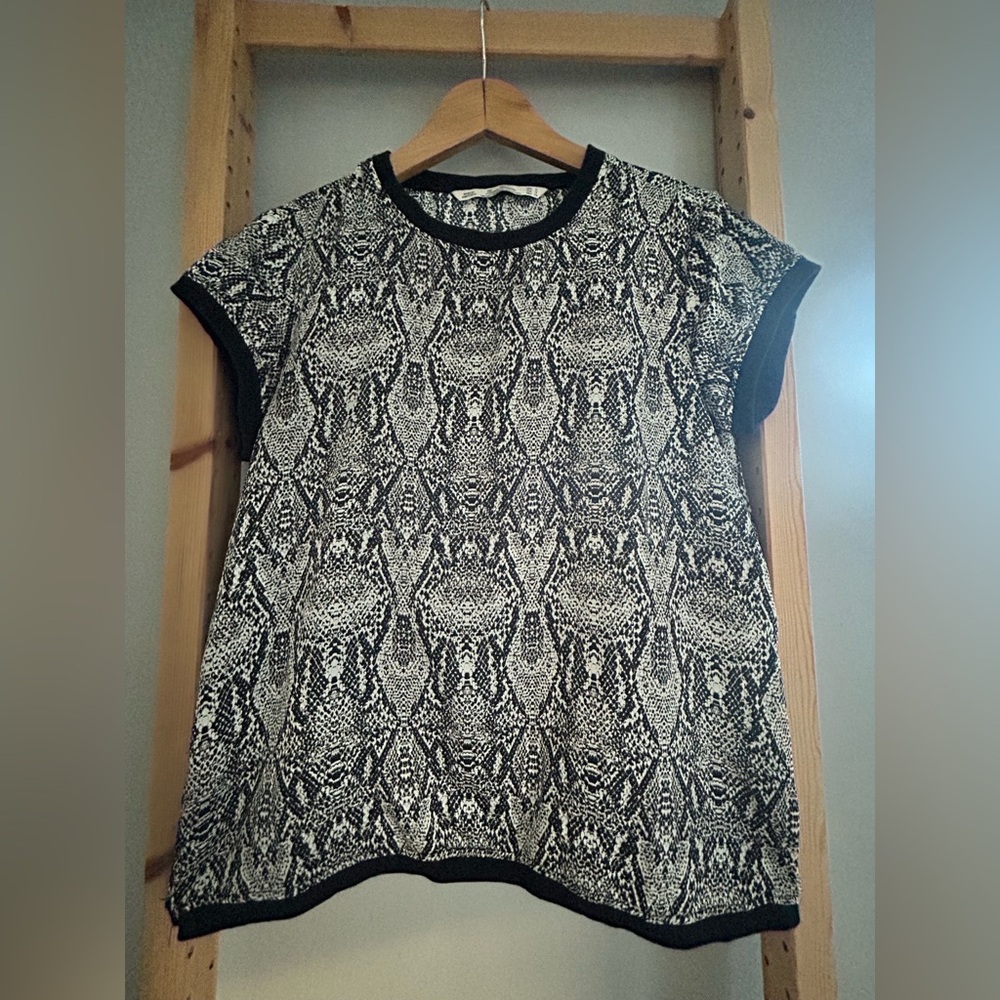 Black and White Snake Print Women's Top